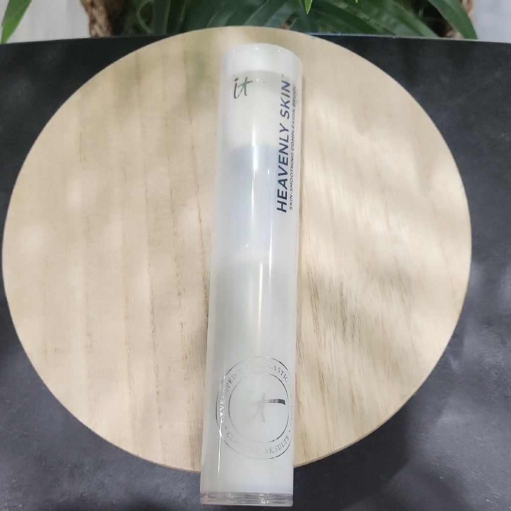 IT Cosmetics Heavenly Skin Brush